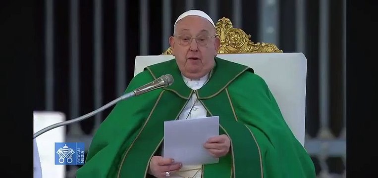 Papa interrompeu leitura por dificuldades respiratórias . O momento