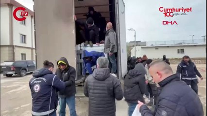 Polis ekipleri fark etti: Amasya'da kaçak göçmen taşıyan TIR şoförü tutuklandı
