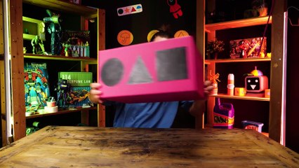 Help! 😱 Young-hee is After Me! 🏃‍♂️💨 DIY Squid Game Diorama & Creepy Dolls 🦑👁️