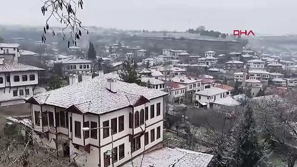 UNESCO kentinde konaklar ile tarihi yapıların çatıları beyaza büründü! Kartpostallık görüntüler ortaya çıktı