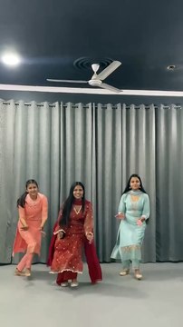 Bhabhi meri gutt karde _ #trendingshorts #youtubeshorts #explore #bhangra #giddha #music #song #fyp