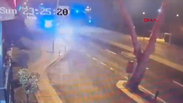 İstanbul'da korkunç kaza kamerada: Anne yaşamını yitirdi, 7 yaşındaki kızı ağır yaralı