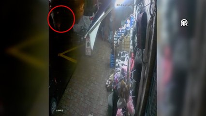 Bağcılar'da aracın yayaya çarpması kamerada