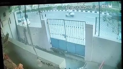Ahmedabad: तेज रफ्तार कार ने चार वाहनों को मारी टक्कर