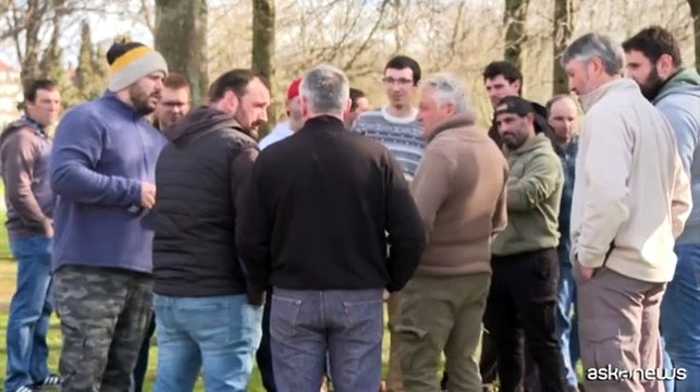 In Francia gli agricoltori protestano contro accordo Ue-Mercosur