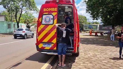 Motociclista fica ferida em acidente de trânsito na Rua Antonina