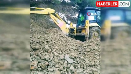 Sinop'ta Heyelan: Köy Yolu Ulaşıma Kapandı