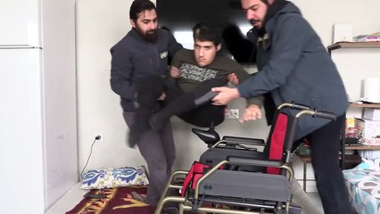 İHH deprem bölgelerinde 50 adet elektrikli tekerlekli sandalye dağıttı