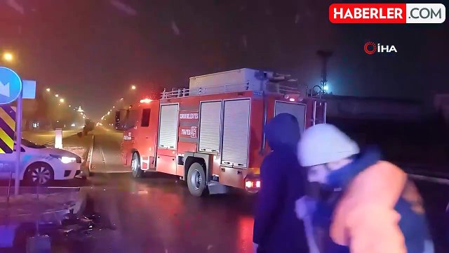 Alkollü Sürücü Tuzlama Aracına Çarptı: 1'i Ağır 2 Yaralı