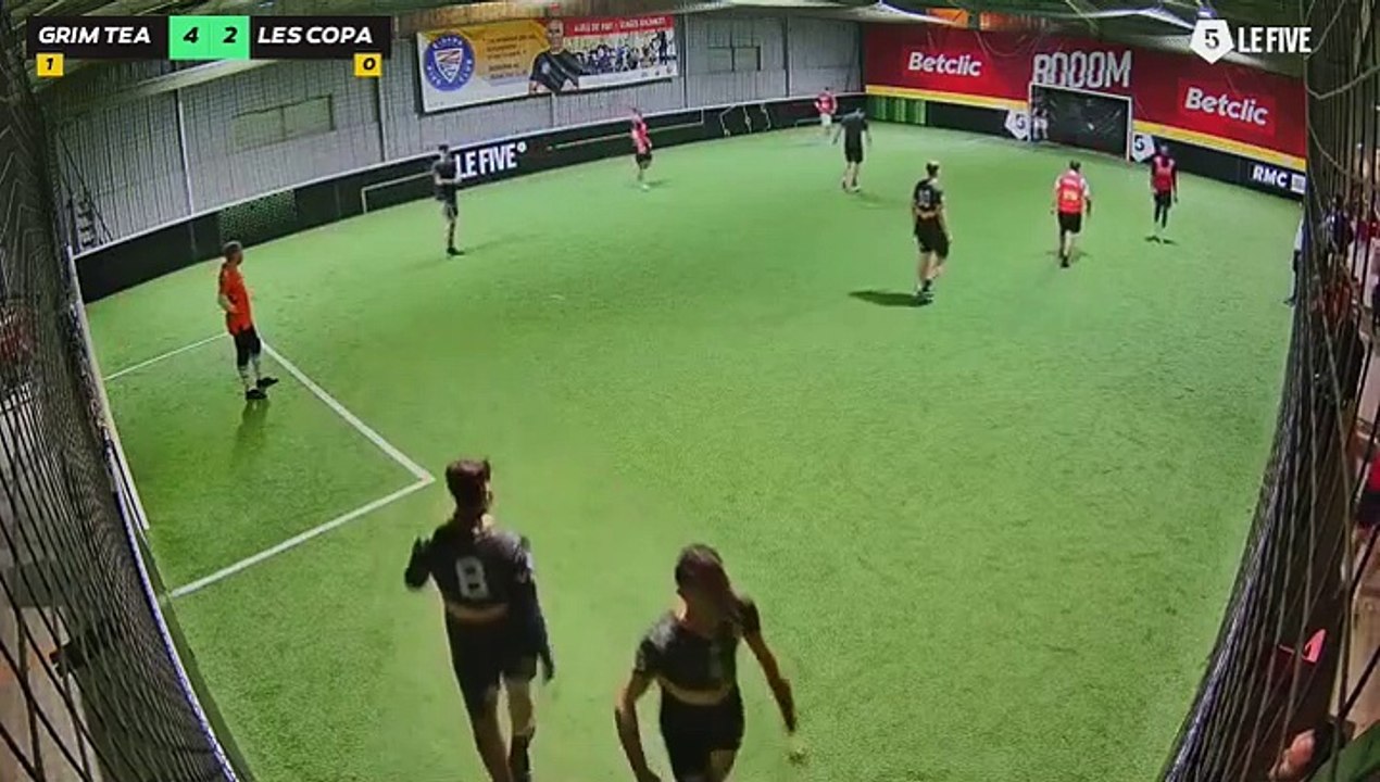 GRIM TEAM - LES COPAINS D ABORD 10/02 à 20:46 - Football Terrain 1 (LeFive Pau)
