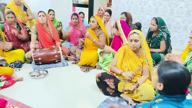 जय श्री कृष्णा💐…राधे राधे…तुलसीं माँ और कृष्णा राधा का भजन