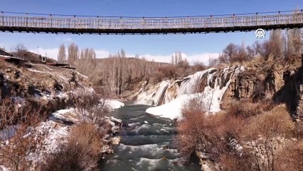 Bu güzelliği herkes görmeli! 20 metrelik dev resmen buz tuttu