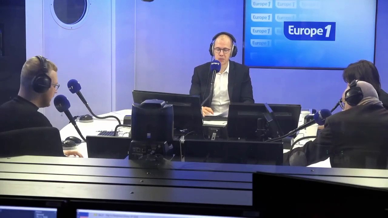 «'Plug baby plug', l'intelligence artificielle a l'air d'exciter notre cher Manu»