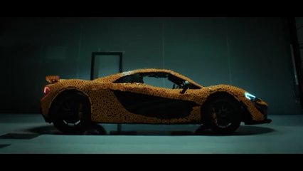 Lando Norris rueda en Silverstone con un McLaren hecho con piezas de Lego