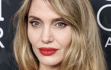 Angelina Jolie révèle pourquoi elle a vendu à la presse les photos de ses enfants Knox et Vivienne