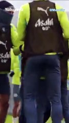 هكذا احتفل لاعبو مانشستر سيتي بعيد ميلاد عمر مرموش في التدريبات 💙🎂😂