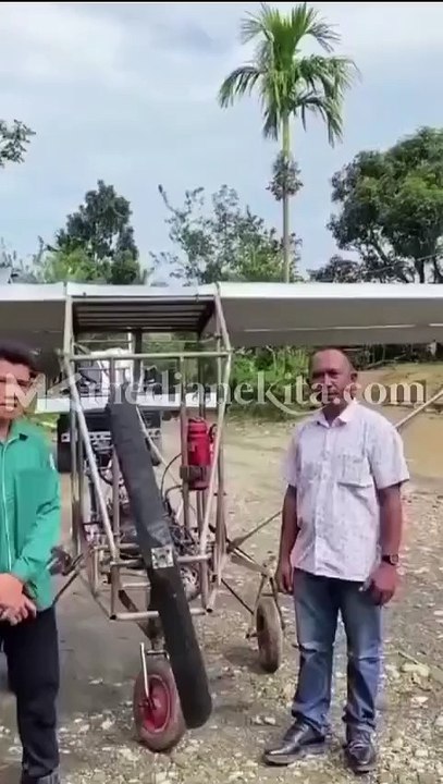 Charlos Sitepu, pemuda asal Langkat, sukses merakit pesawat hasil kerja keras dan kreativitasnya
