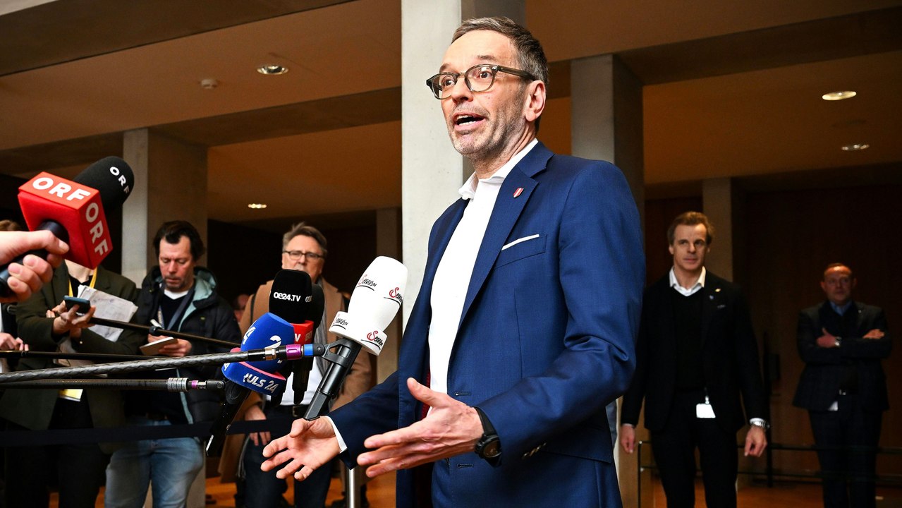 Blau-Schwarz verhandelt weiter, FPÖ will Innenministerium