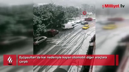 Eyüpsultan’da kar nedeniyle kayan otomobil diğer araçlara çarptı