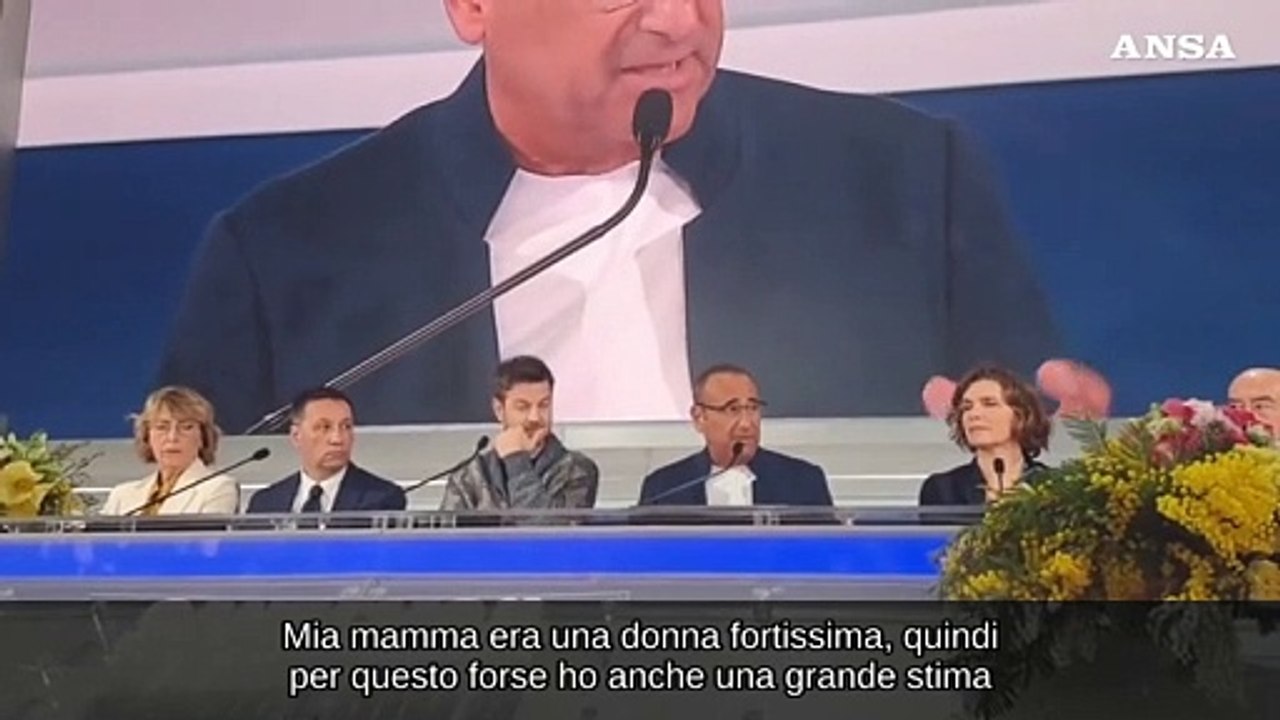 Sanremo, Carlo Conti si commuove ricordando la mamma