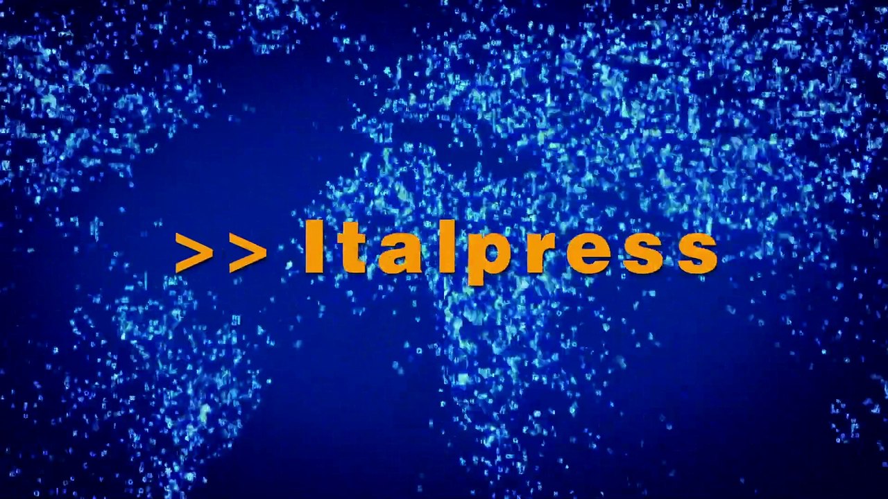 Sanremo, Carlo Conti si commuove in conferenza parlando della madre