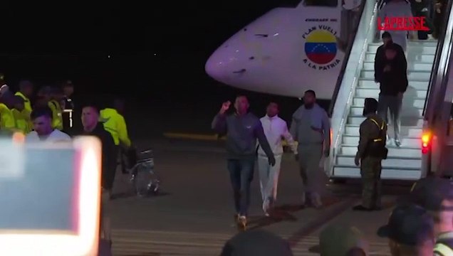 Atterrati a Caracas i due aerei con a bordo 190 deportati dagli Stati Uniti