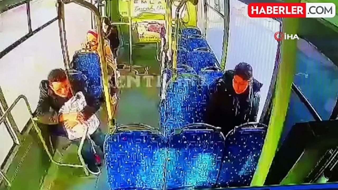 Halk Otobüsü Şoföründen Özverili Davranış