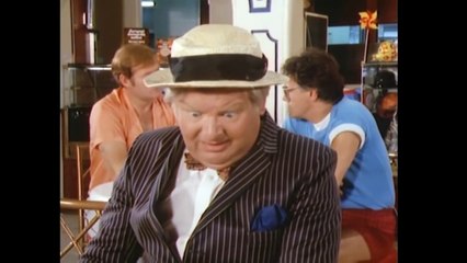 Benny Hill - On The Beach (1984)