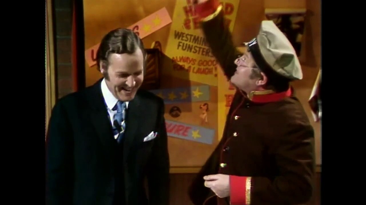 Benny Hill - Striptease Cabaret (1972)