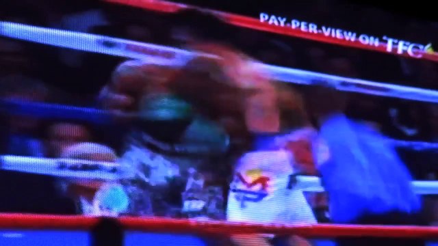 Manny Pacquiao demolishes Timothy Bradley, regains welterweight world title