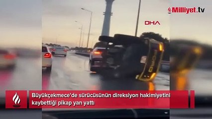 Büyükçekmece'de pikap yan yattı : Avcılar yönü trafiğe kapandı