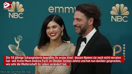 Alexandra Daddario: Das Mamasein hat ihr Leben verändert