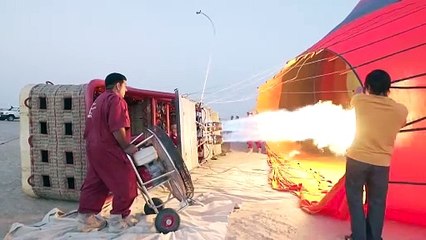 A journey in a hot air balloon over the sands of Dubai
