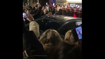 Stefano De Martino, successo al Brancaccio e bagno di folla - Video