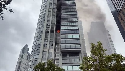 Incendio en una torre de 54 pisos en Puerto Madero
