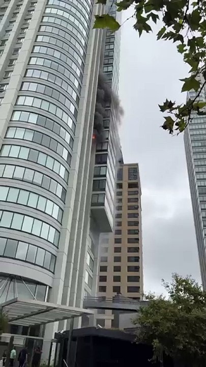 Incendio en una torre de 54 pisos en Puerto Madero