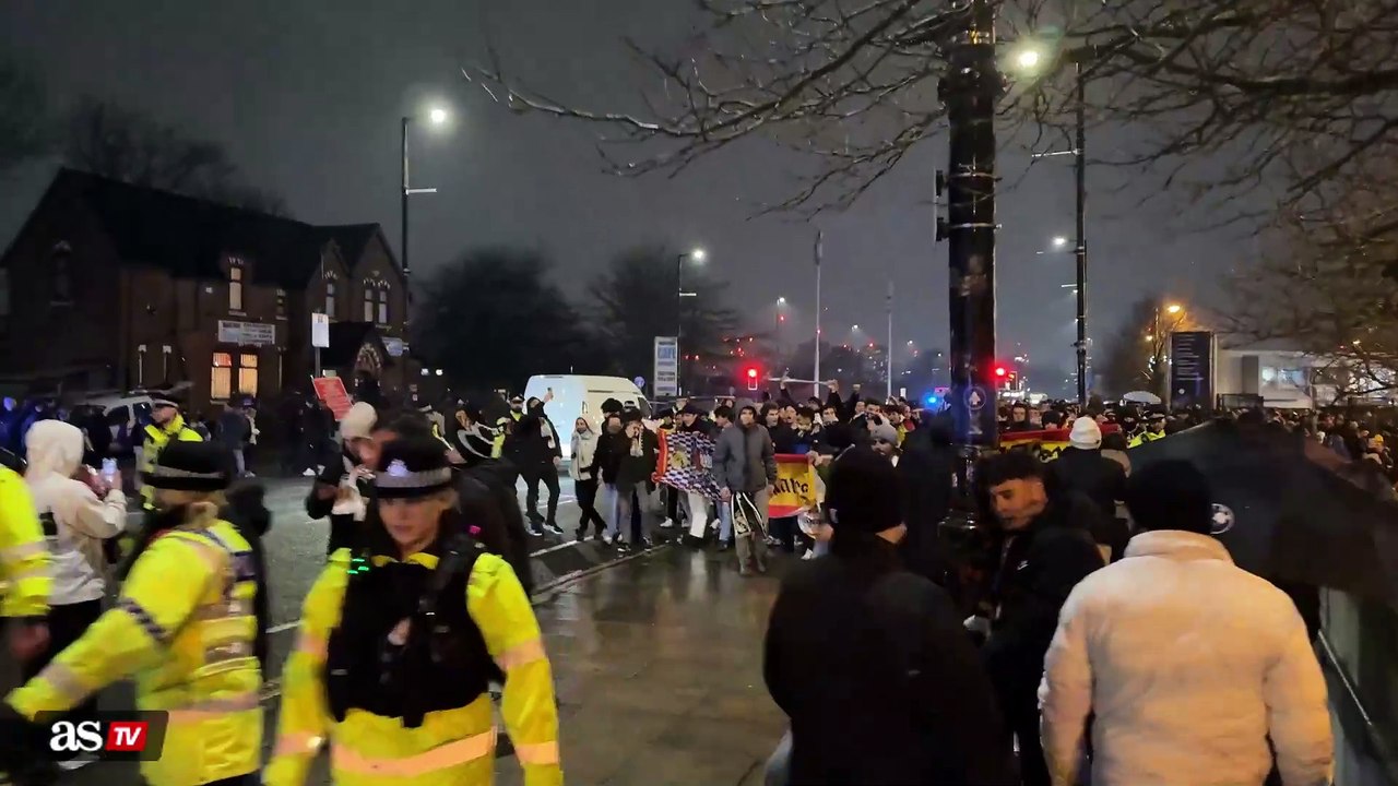 La llegada de los ultras del Real Madrid al Etihad