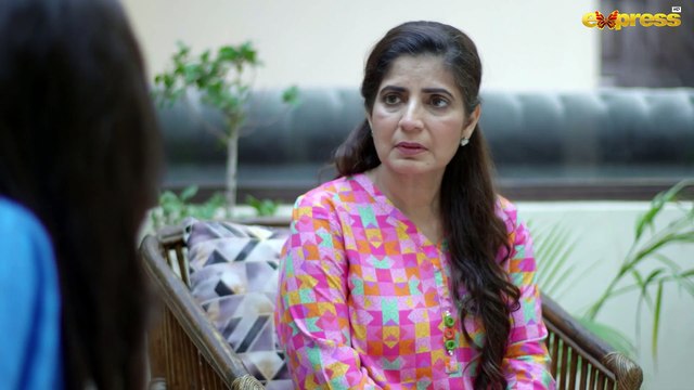 Sitaron Se Agay  Episode 6 [Eng Sub]  Noman Ijaz, Laiba Khan, Sahiba Afzal  Express TV