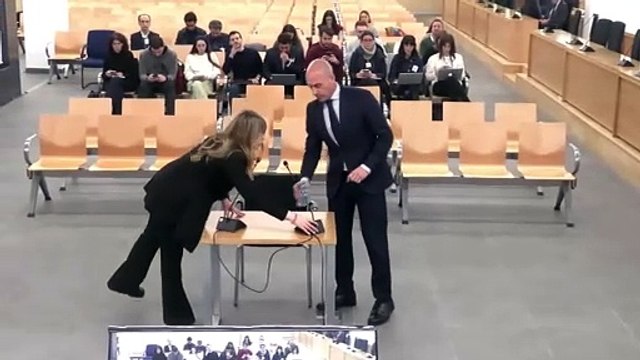 Rubiales dice estar totalmente seguro de que Hermoso le dio su consentimiento en el beso