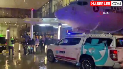 İstanbul'daki Akasya AVM'de yangın paniği