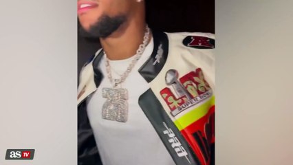 Saquon Barkley shows off insane custom diamond 26 chain after Super Bowl victory