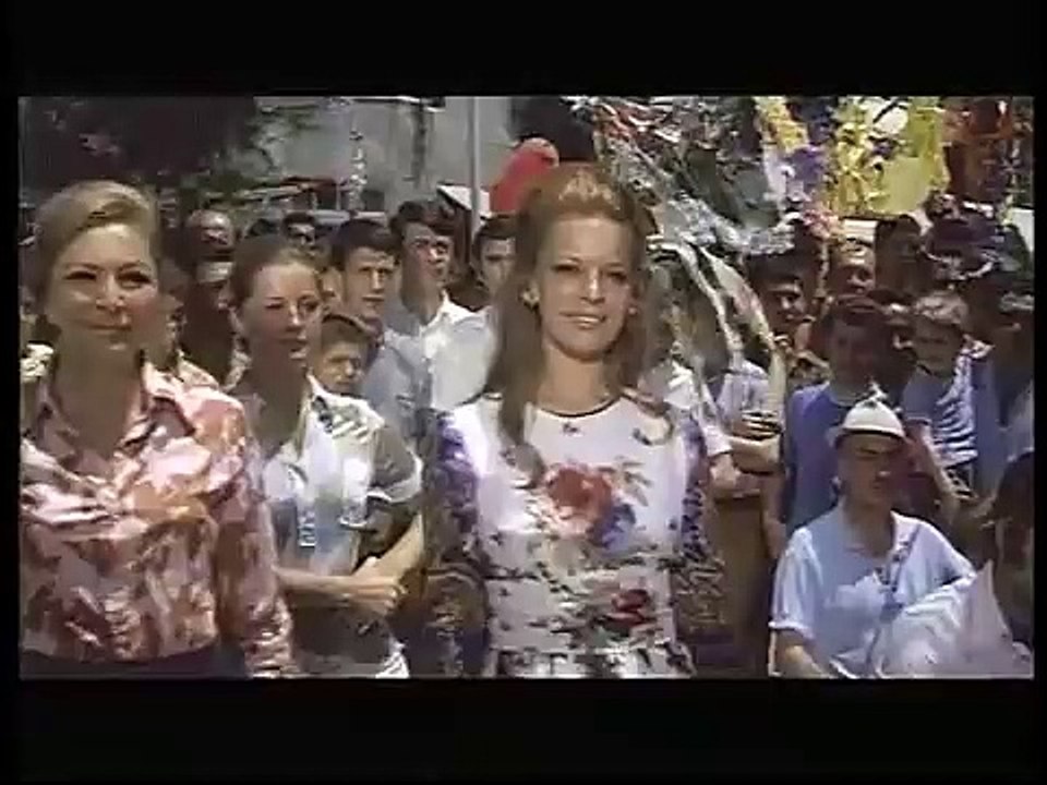 Yarın Ağlayacağım (1971) - Hülya Koçyiğit & Ediz Hun & İzzet Günay