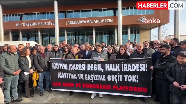 Van Emek ve Demokrasi Platformu, Abdullah Zeydan'a Verilen Ceza İçin Protesto Düzenledi