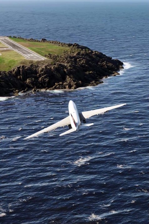 Touch and Go Boeing 747