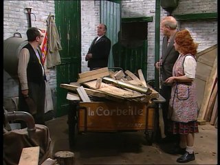 Lili & Marleen - S1E11 - Er Hangt Iets in de Lucht