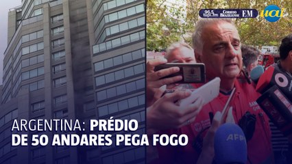 Prédio de 50 andares pega fogo em Buenos Aires