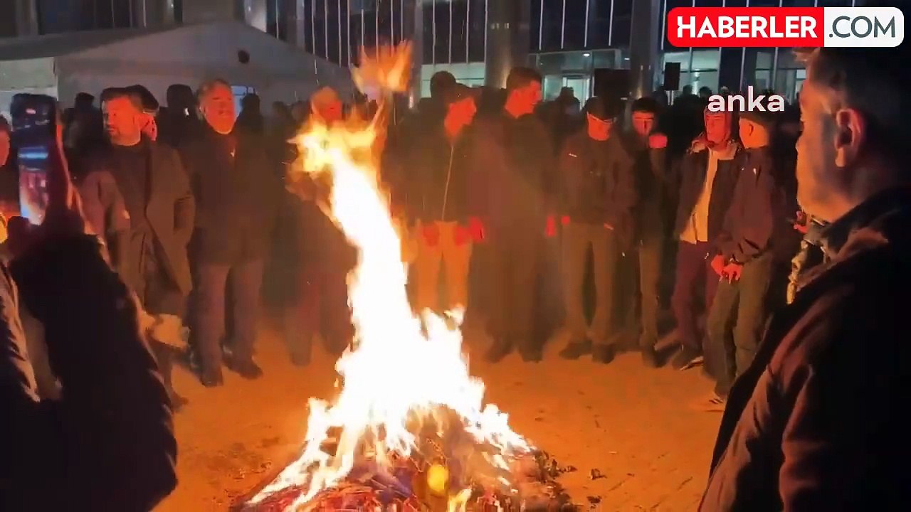 Van Büyükşehir Belediye Başkanı Zeydan'a Hapis Cezası, Yurttaşlar Çadır Kurdu
