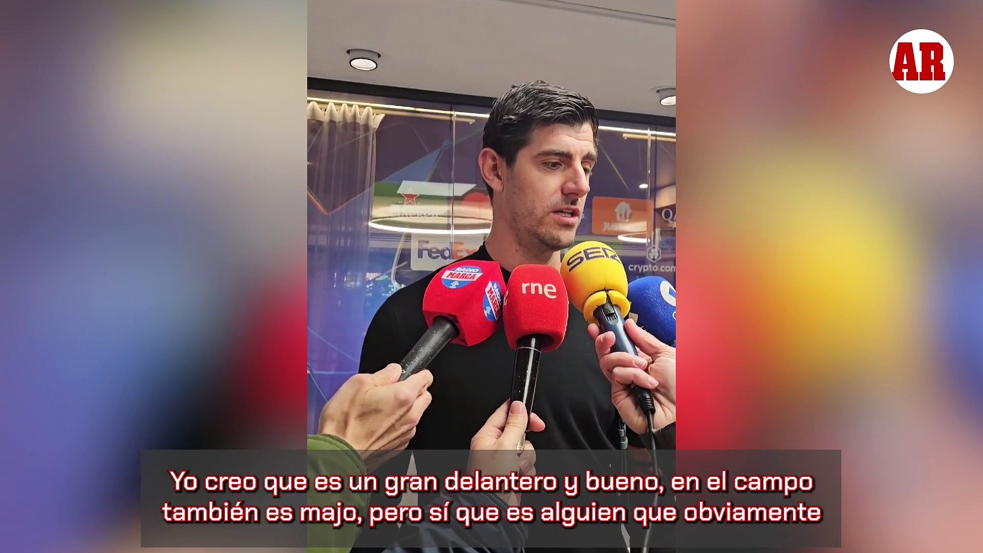 Courtois elogia Haaland y bromea con la pancarta dedicada a Vinicius