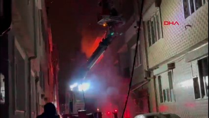 Terastaki yangın elektrik hattına sıçradı, kopan kablolar ekiplerin üzerine düştü; o anlar kamerada