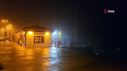Sis İstanbul'u esir aldı, deniz ulaşımı durdu, şehir kayboldu!